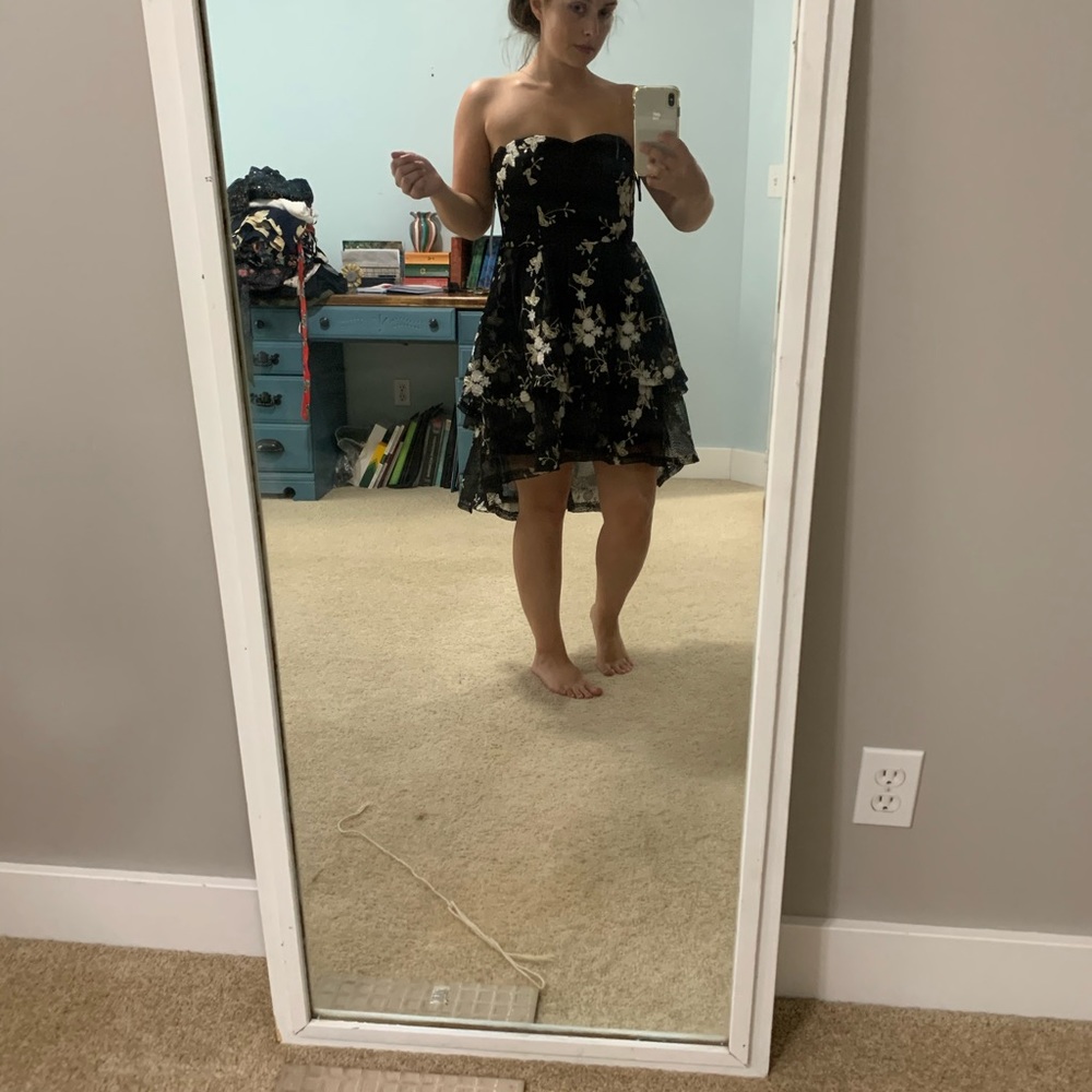 Lulu’s Black Floral Strapless Formal Dress